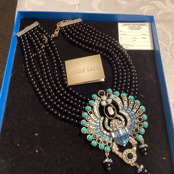 HEIDI DAUS  Stunning SCARAB “ FAR CRY FROM SHY “ BOXED NECKLACE. NIB - Picture 1 of 11